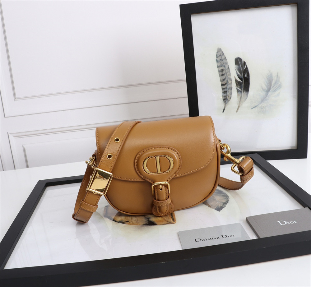 MEDIUM D*0r BOBBY BAG Camel Box Calfskin