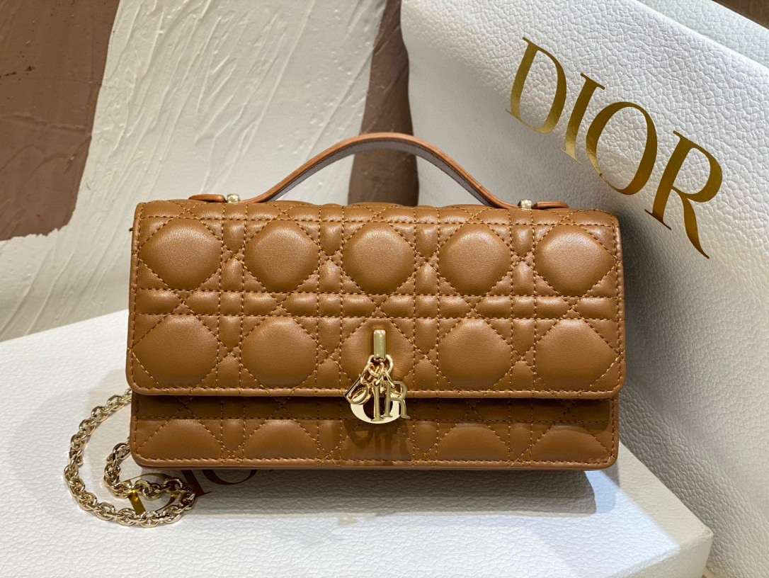 MISS D*0r MINI HANDBAG 21 x 11.5 x 4.5 cm
