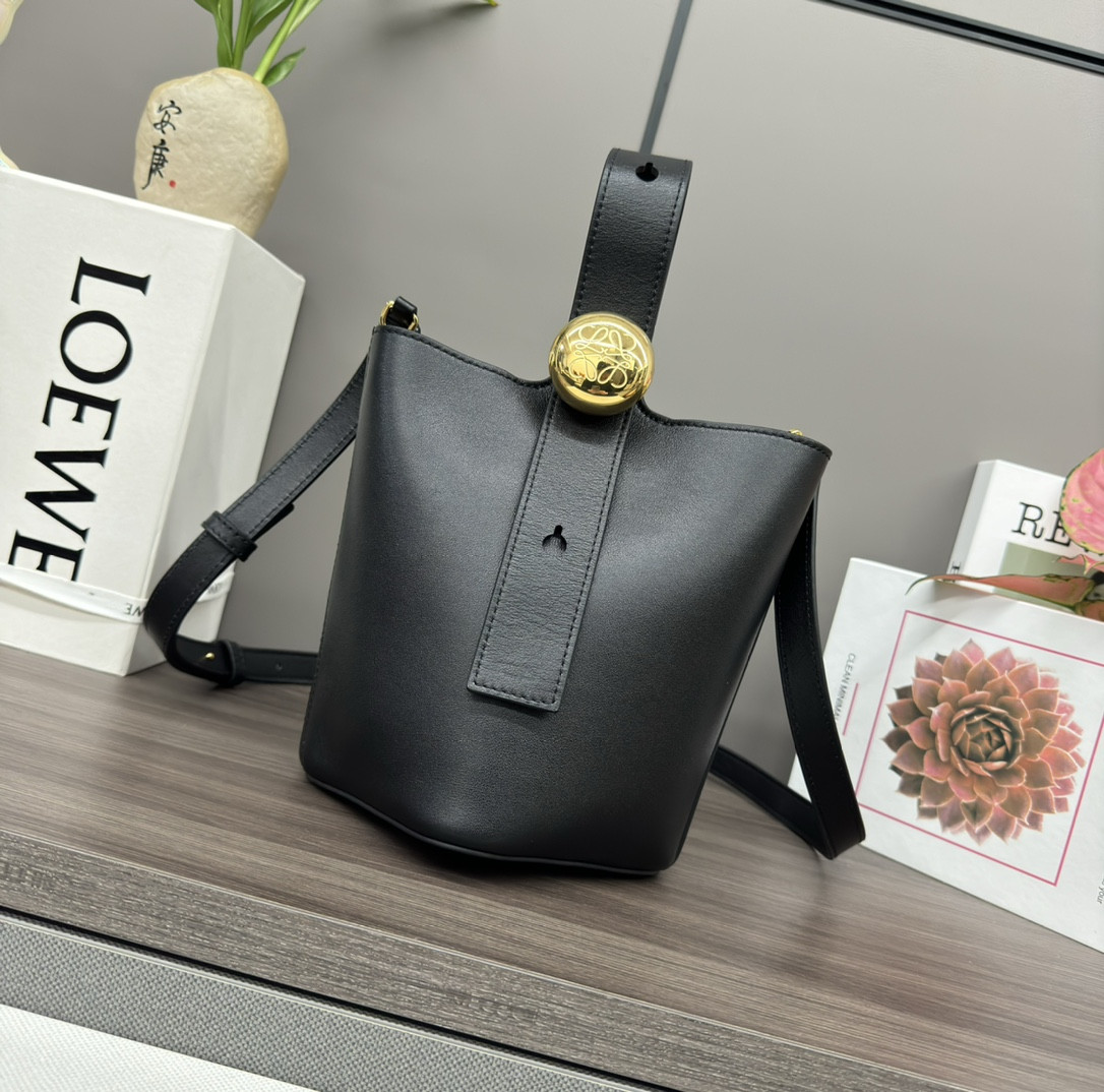 L0ew* Mini Pebble bucket 19.5x16x16cm