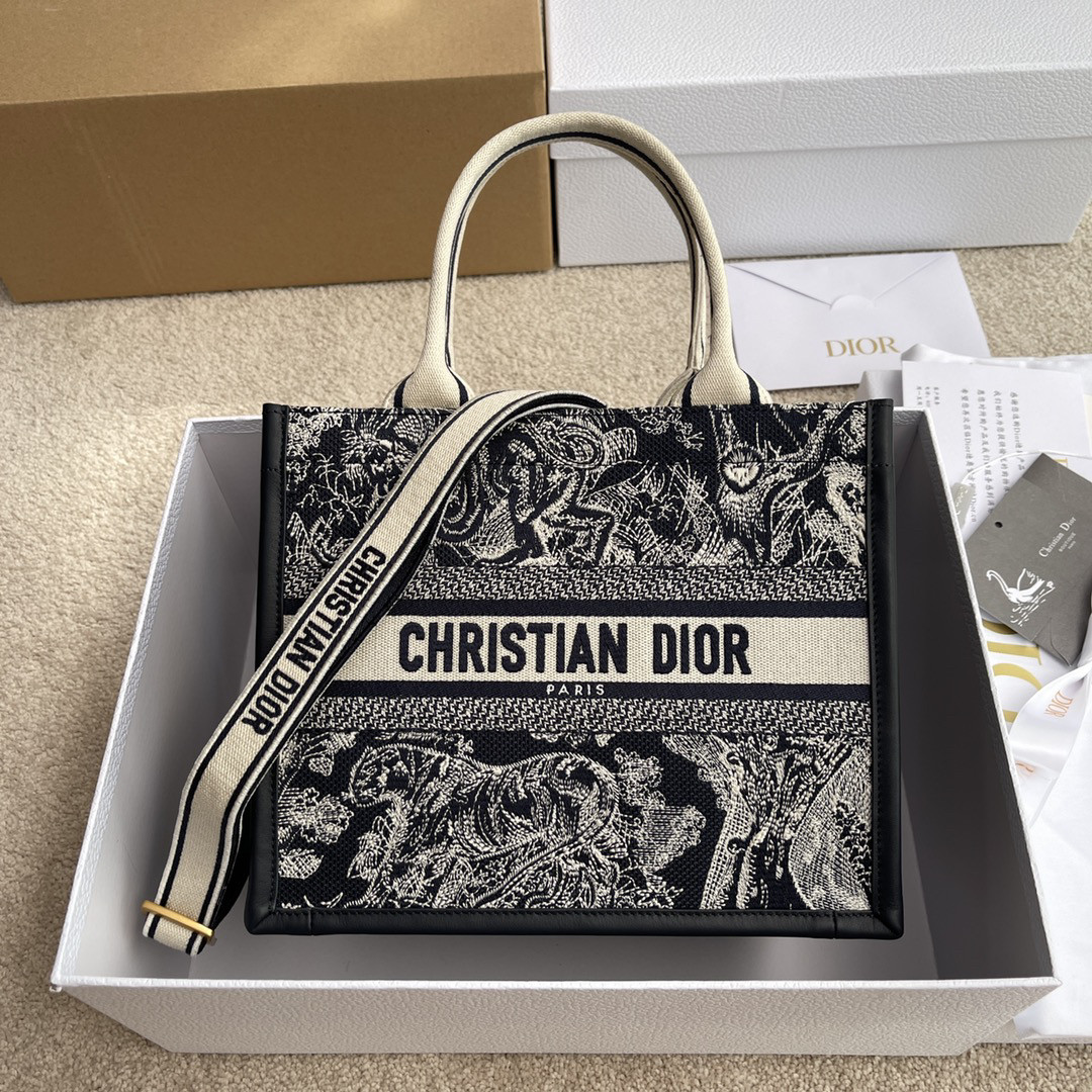D*0r  Book Tote  Reverse  26.5×21×14cm