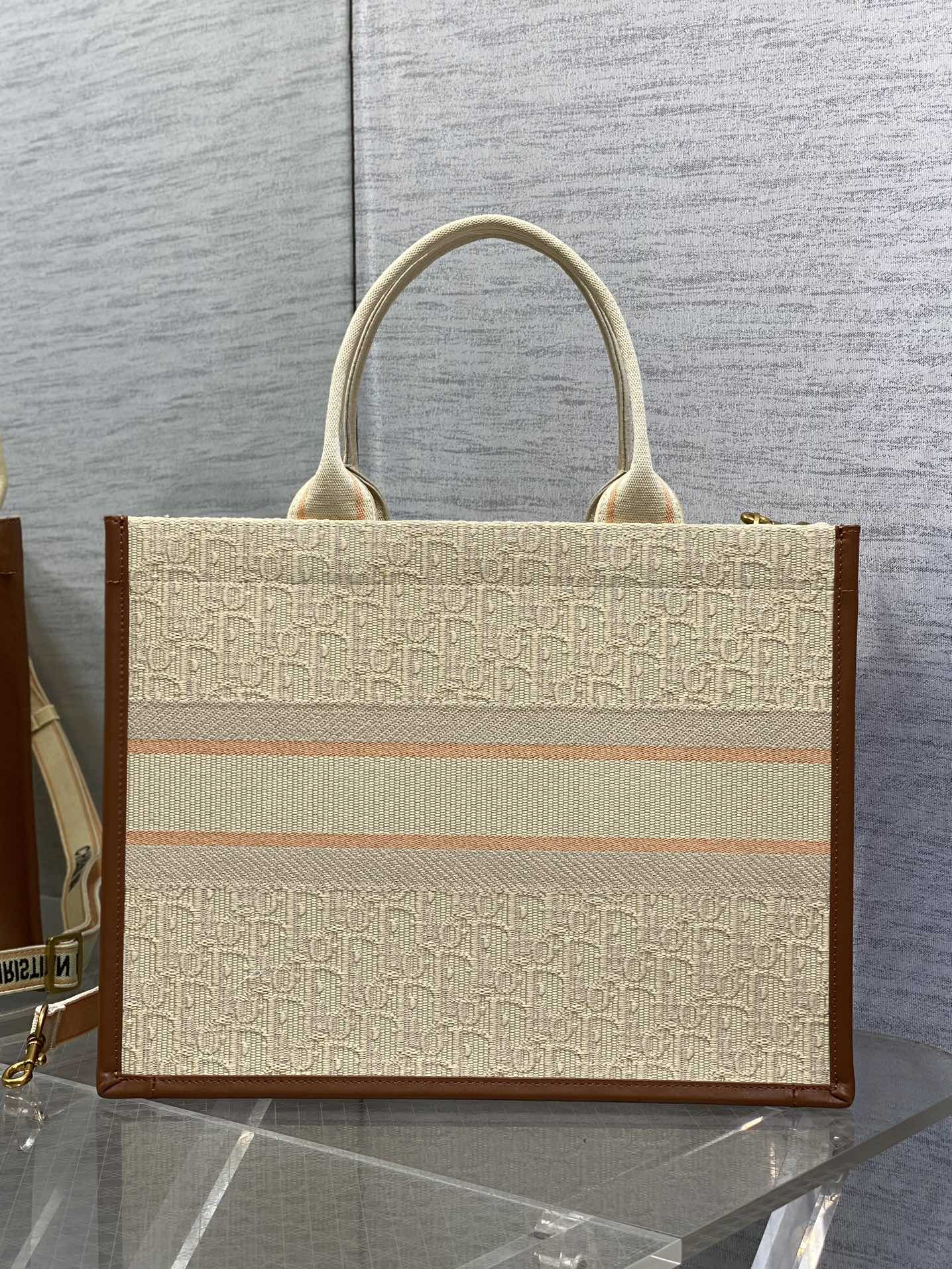 MEDIUM D*0r BOOK TOTE White Multicolor Dragon Zodiac Embroidery  36 x 27.5 x 16.5 cm