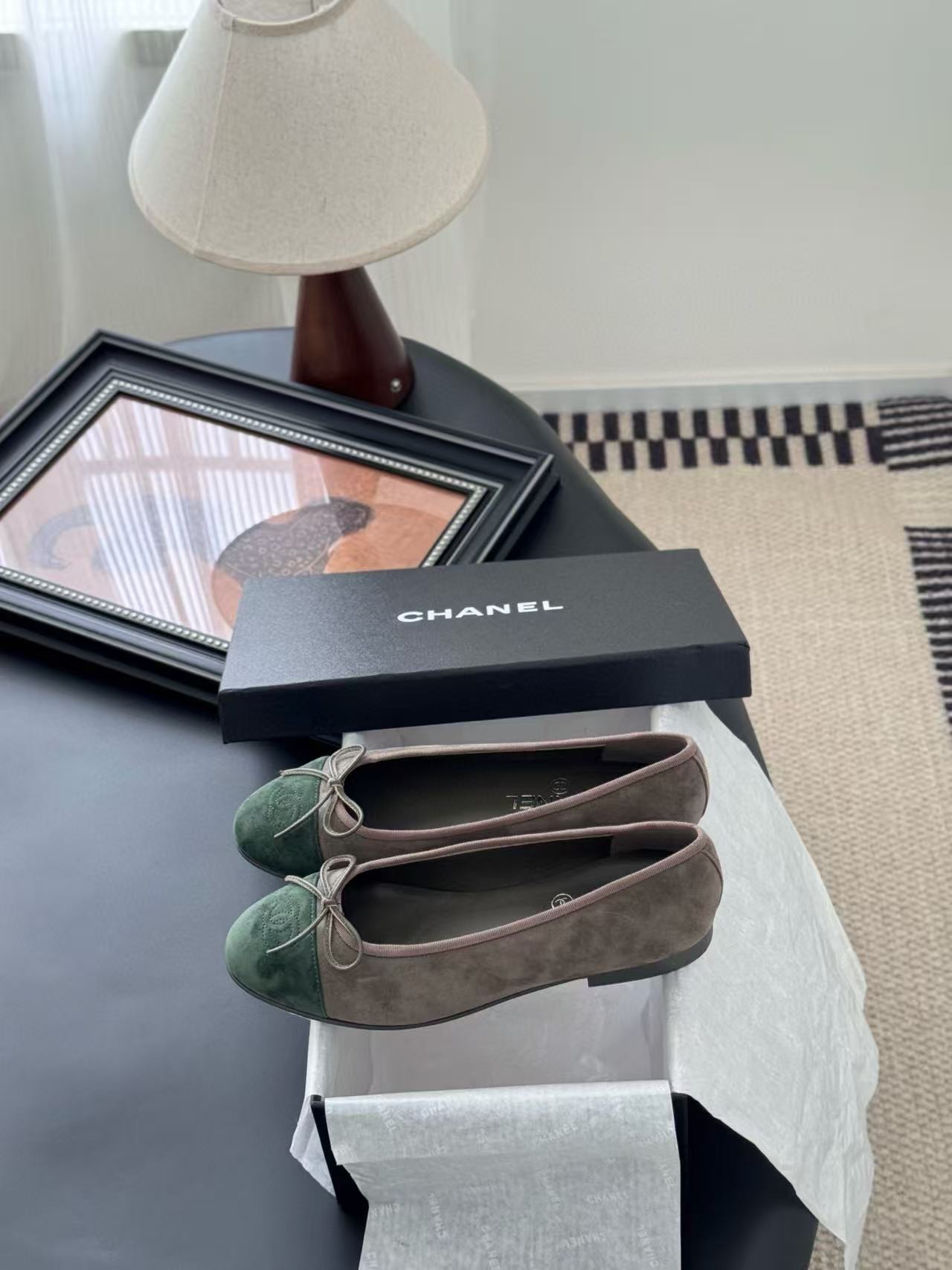 ua Ch*el ballet flats