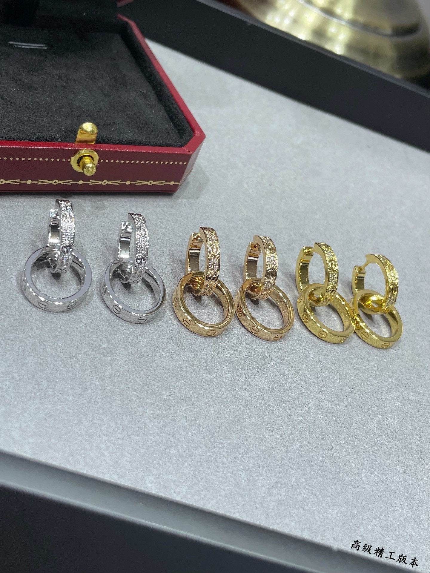 ca*t*er double ring with Di*m*nd earrings