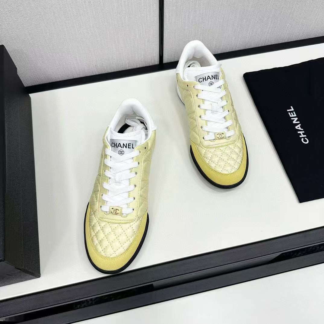 UA Ch*el SNEAKER