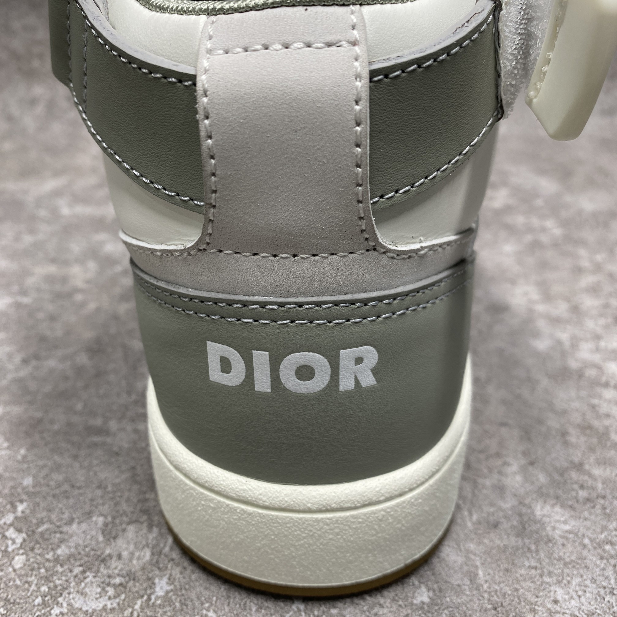 D*0r B27 High
