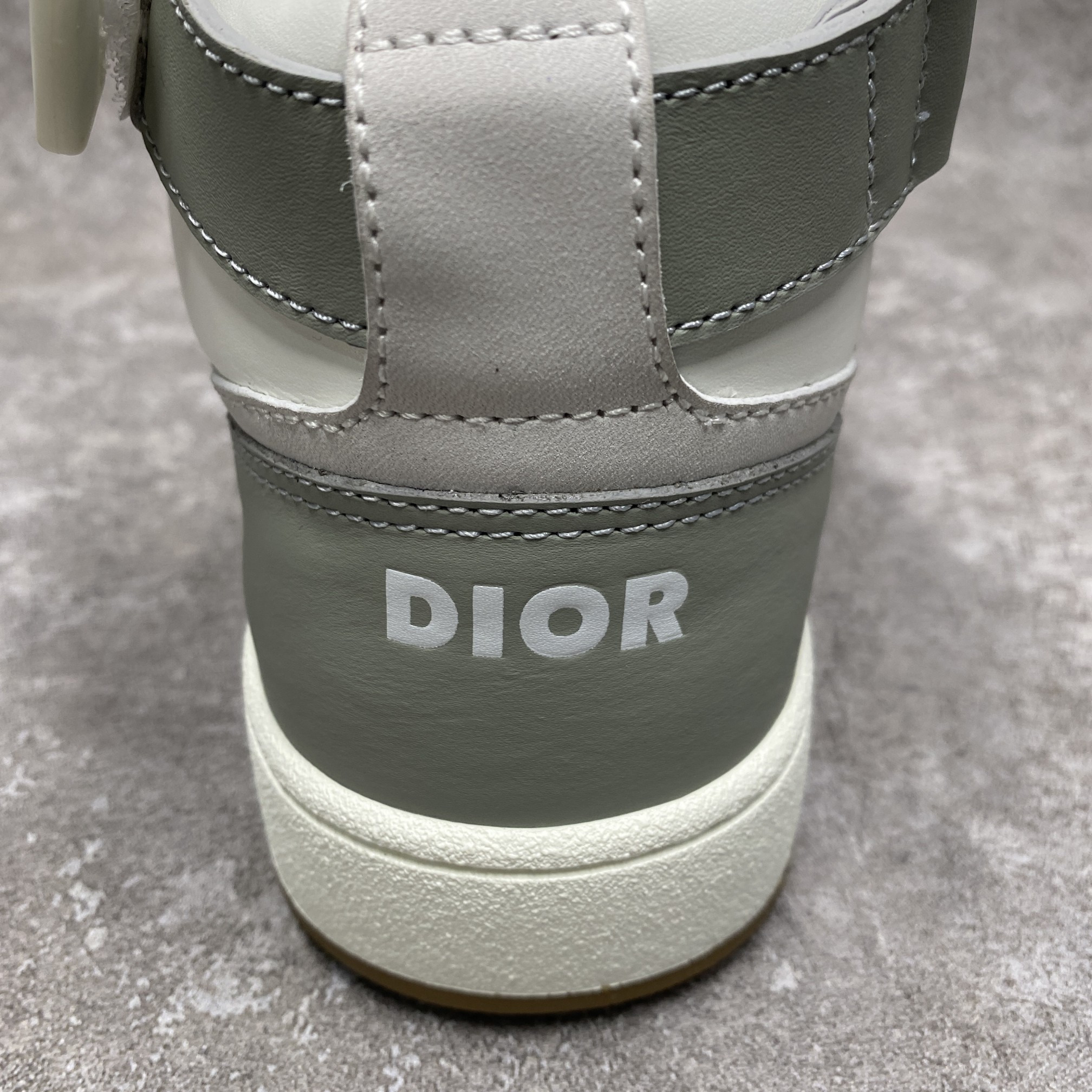 D*0r B27 High