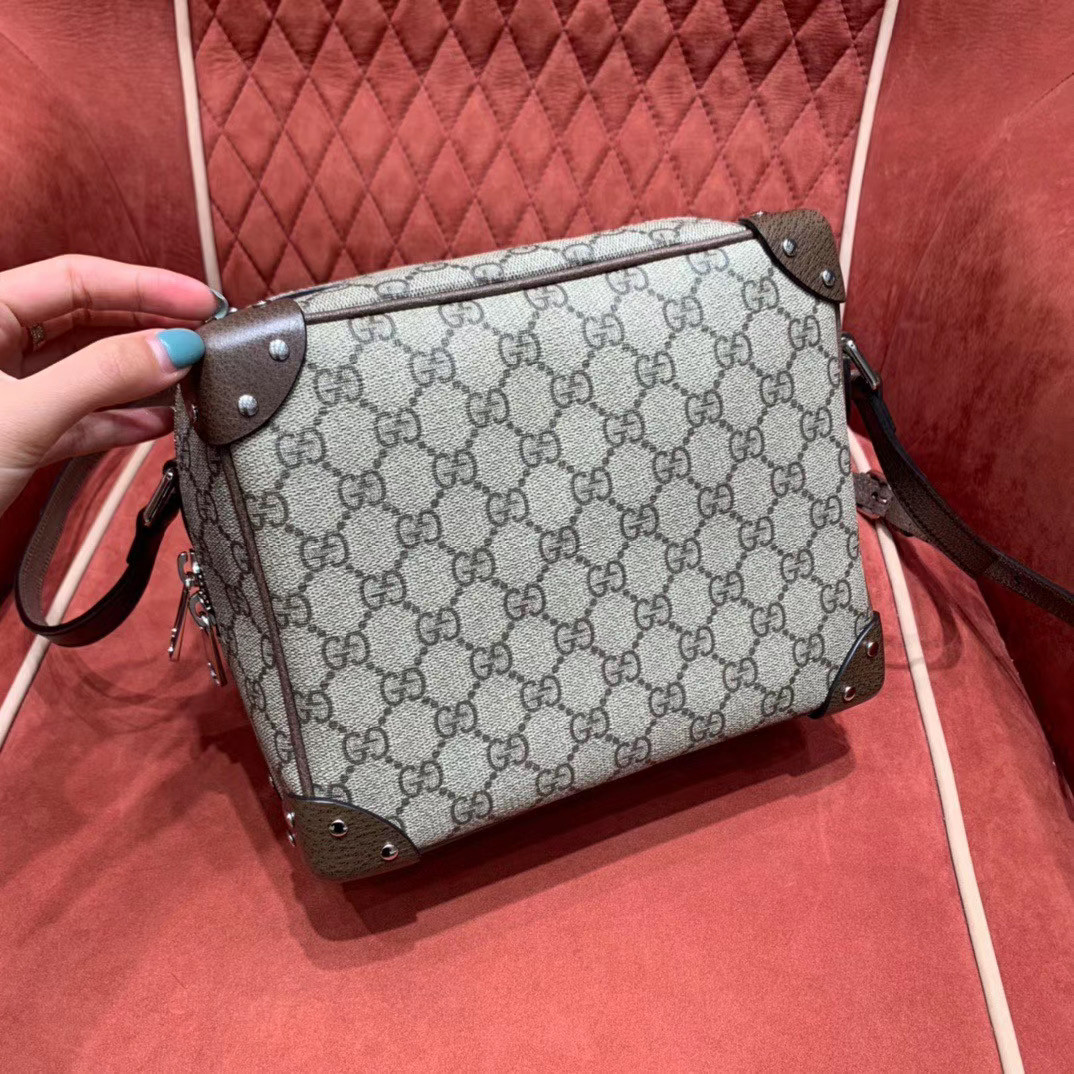 G*u*i GG shoulder bag with leather details 626363