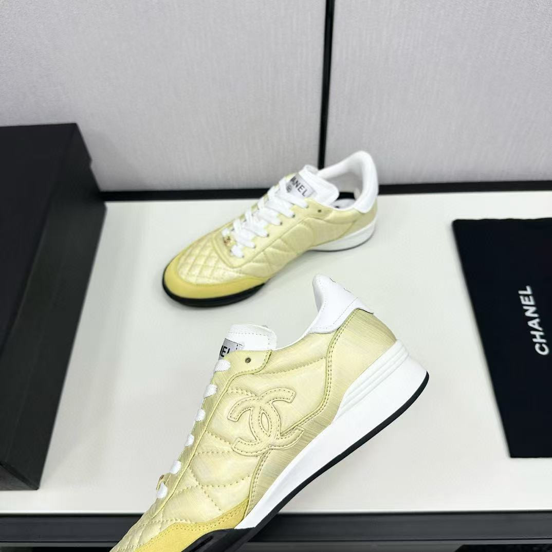 UA Ch*el SNEAKER