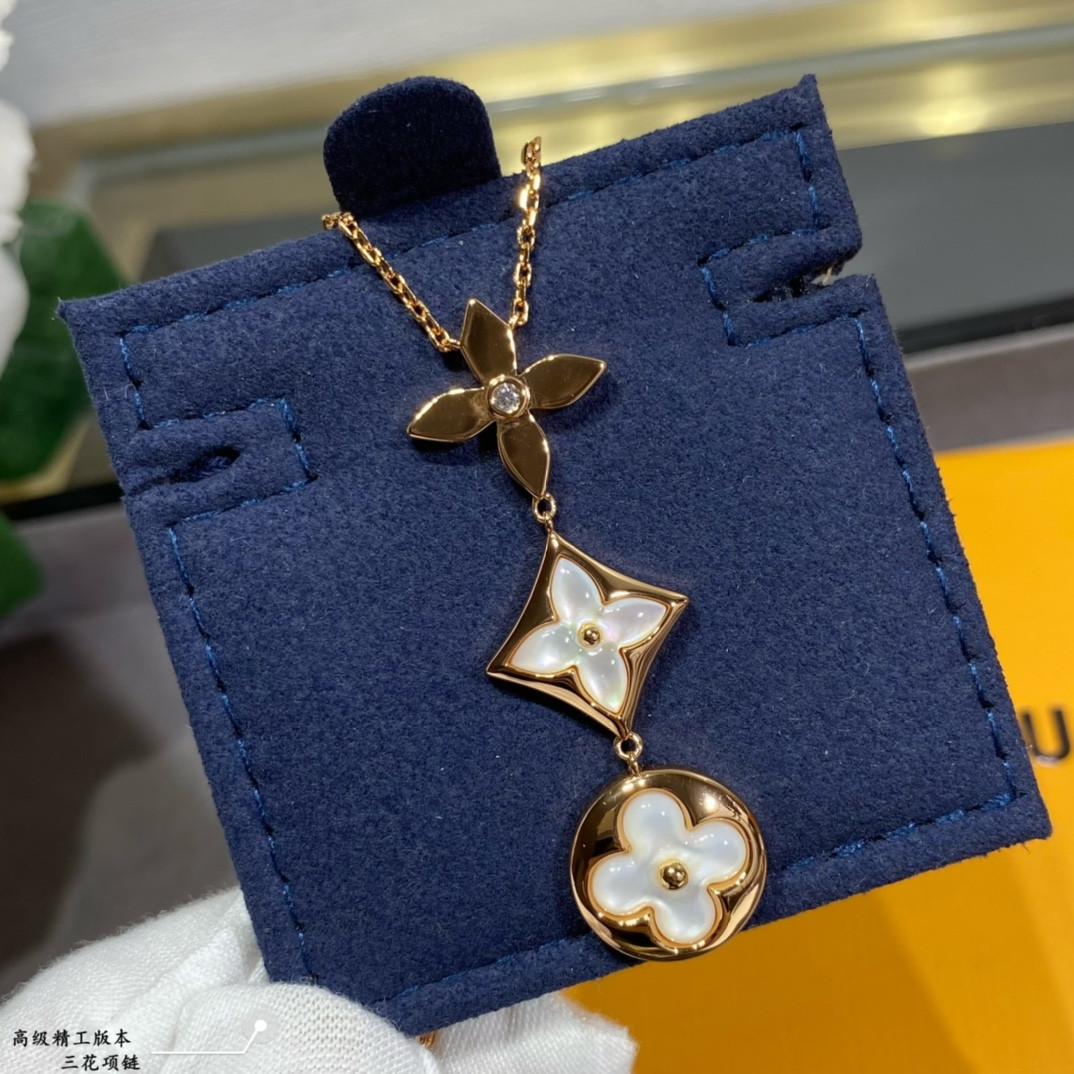 L0*is V*t0n Three-Flower Necklace Rose Gold