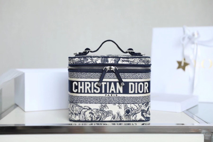 D*0r Travel make up bag