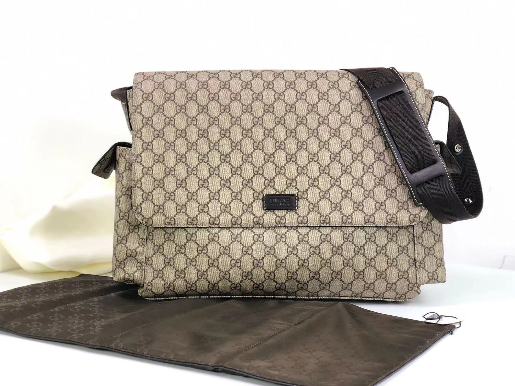 G*u*i GG PLUS DIAPER BAG 44x28x14cm