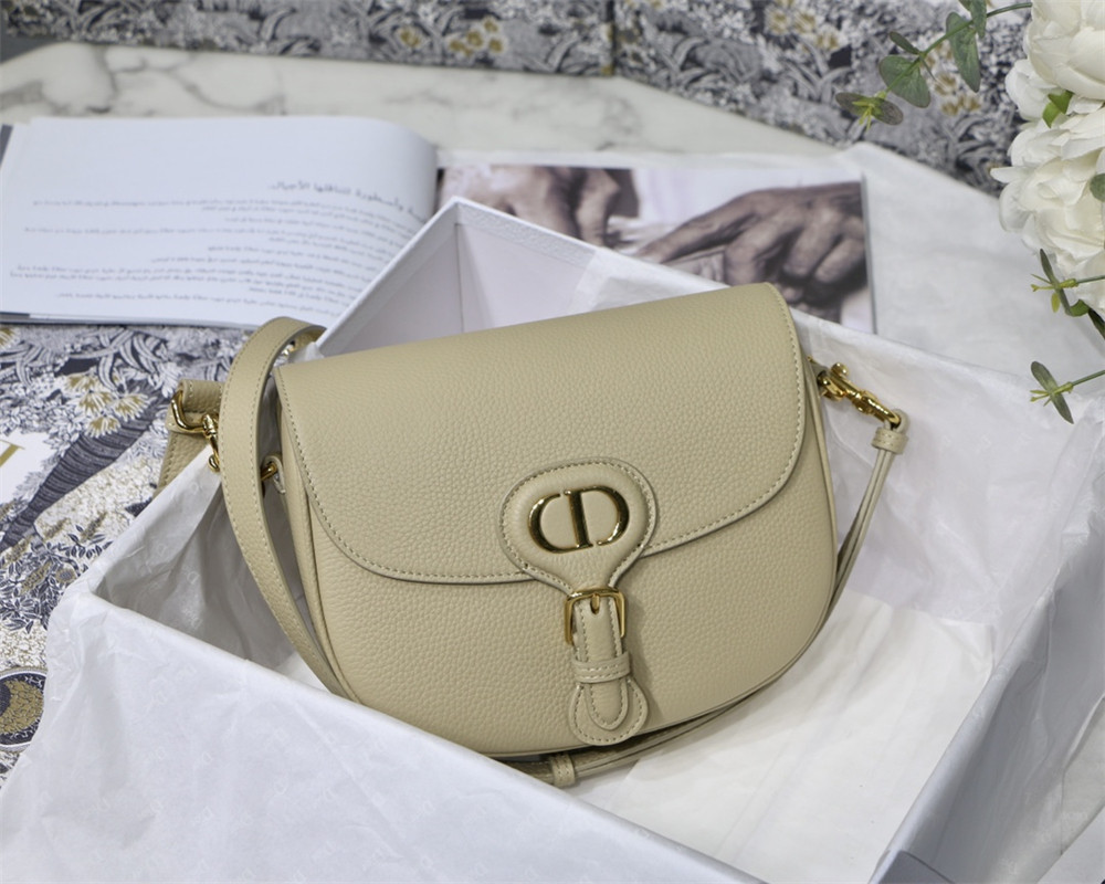 MEDIUM D*0r BOBBY BAG Apricot Grained Calfskin