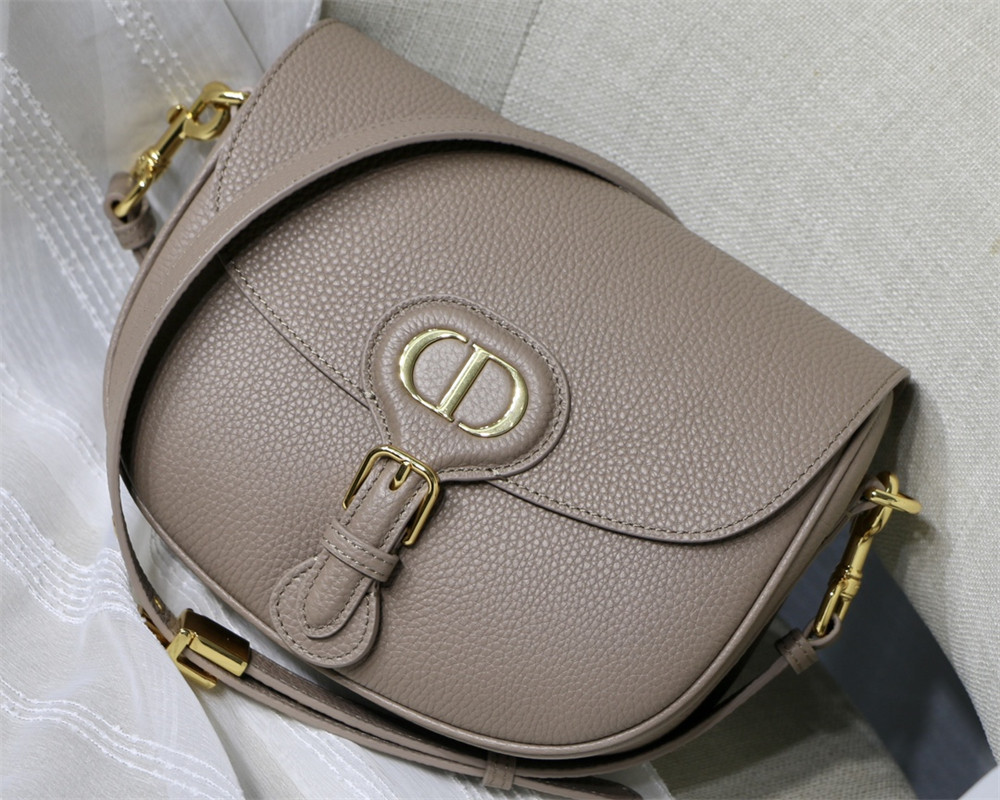 MEDIUM D*0r BOBBY BAG Grey Grained Calfskin