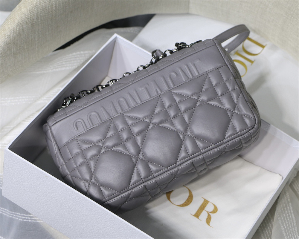 MEDIUM D*0r CARO BAG Grey S*pple Cannage Calfskin With Black Hardware 25.5 x 15.5 x 8 cm