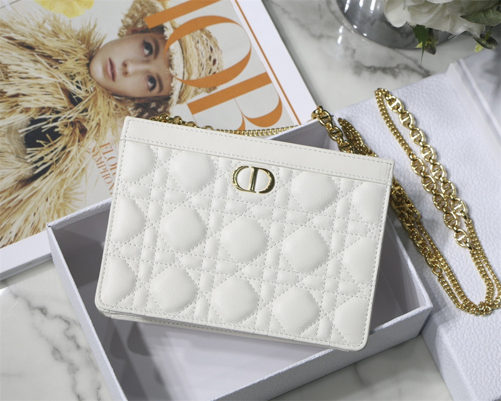 D*0r CARO ZIPPED POUCH WITH CHAIN Latte S*pple Cannage Calfskin 19 x 14 x 4.5 cm