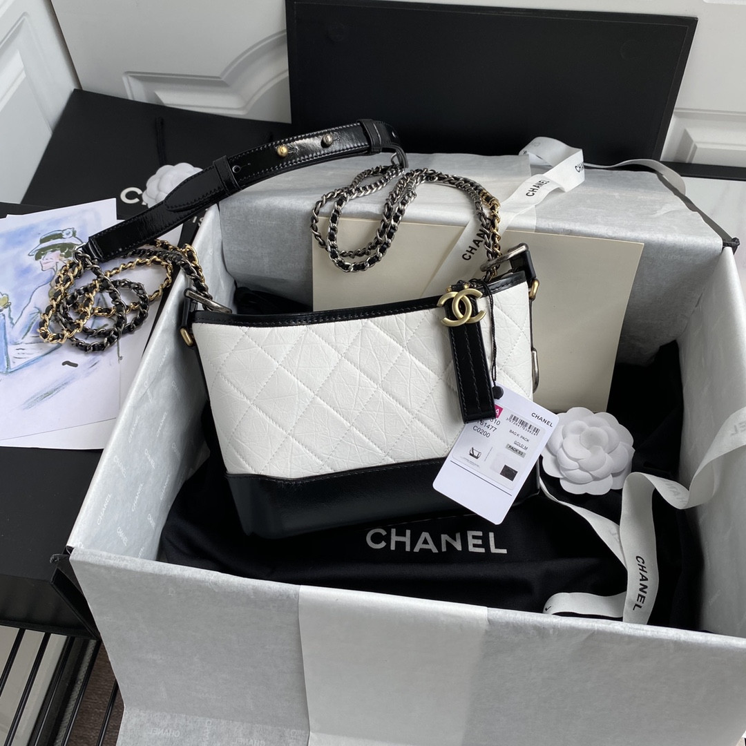 Ch*el Gabrielle SMALL WHITE 20 x 15 x 8cm