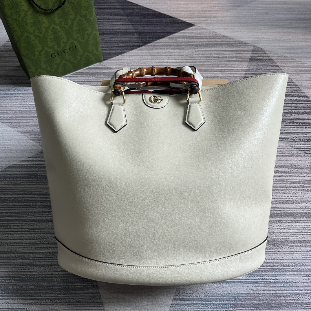 G*u*i DIANA LARGE TOTE BAG White 40W x 34H x 21D CM