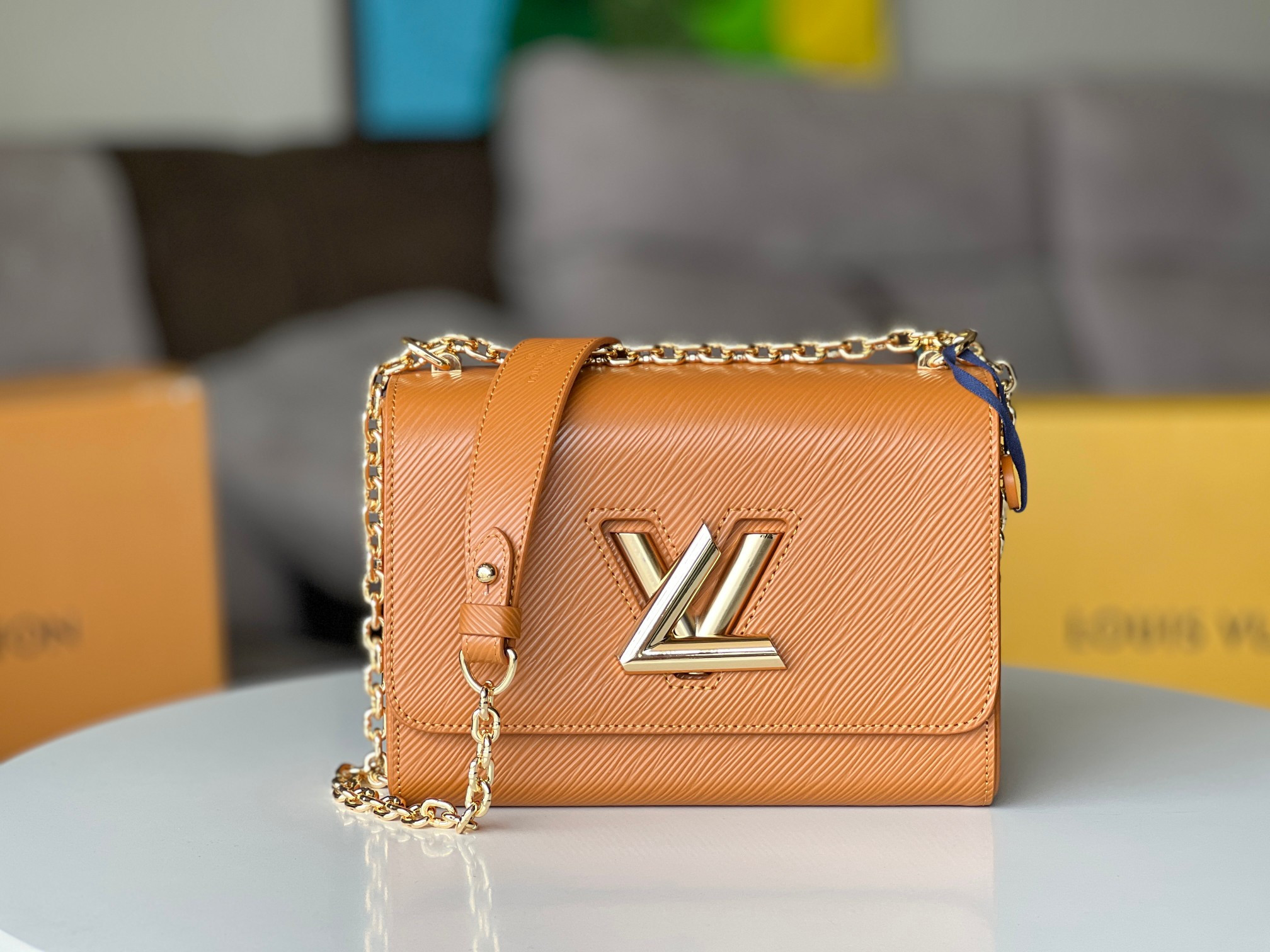 L0*is V*t0n M59686 GO-14 MM 9.1 x 6.3 x 3.9 inches