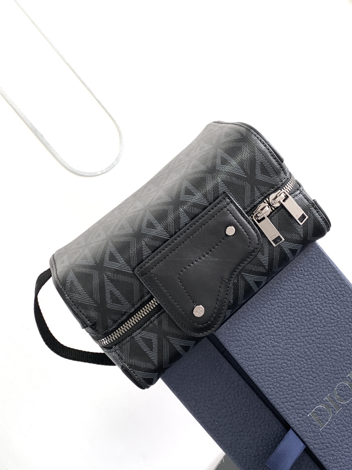 D*0r Lingot Toiletry Bag Mirage Technical Fabric 8.5 x 5 x 4 inches
