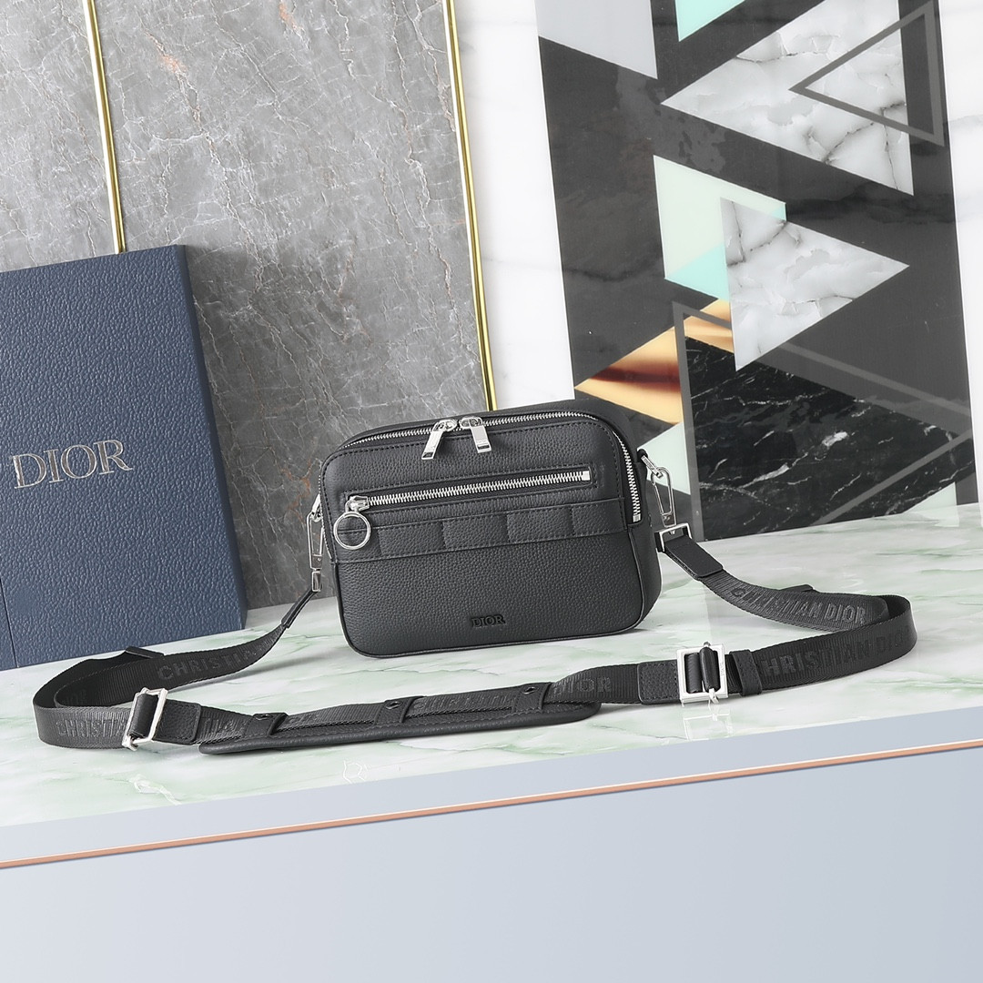 D*0r Safari Bag with Strap Black 8.5 x 6 x 2.5 inches