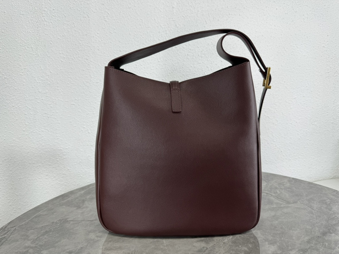 Y*L LE 5 À 7 S*pPLE LARGE IN SMOOTH LEATHER DARK RED 11.8" X 11" X 4.3"