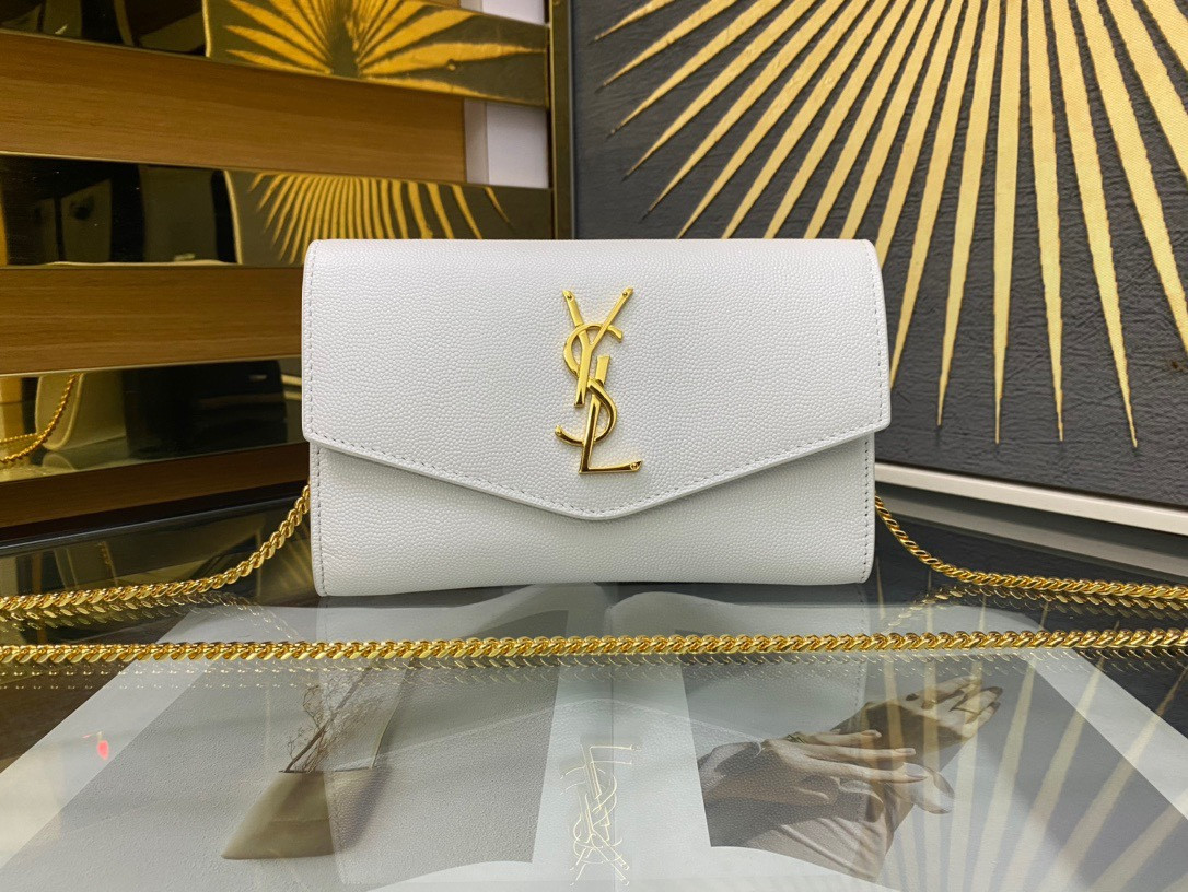Y*L UPTOWN CHAIN WALLET IN GRAIN DE POUDRE EMBOSSED LEATHER BLANC VINTAGE 7.5 X 4.7 X 1.2 INCHES