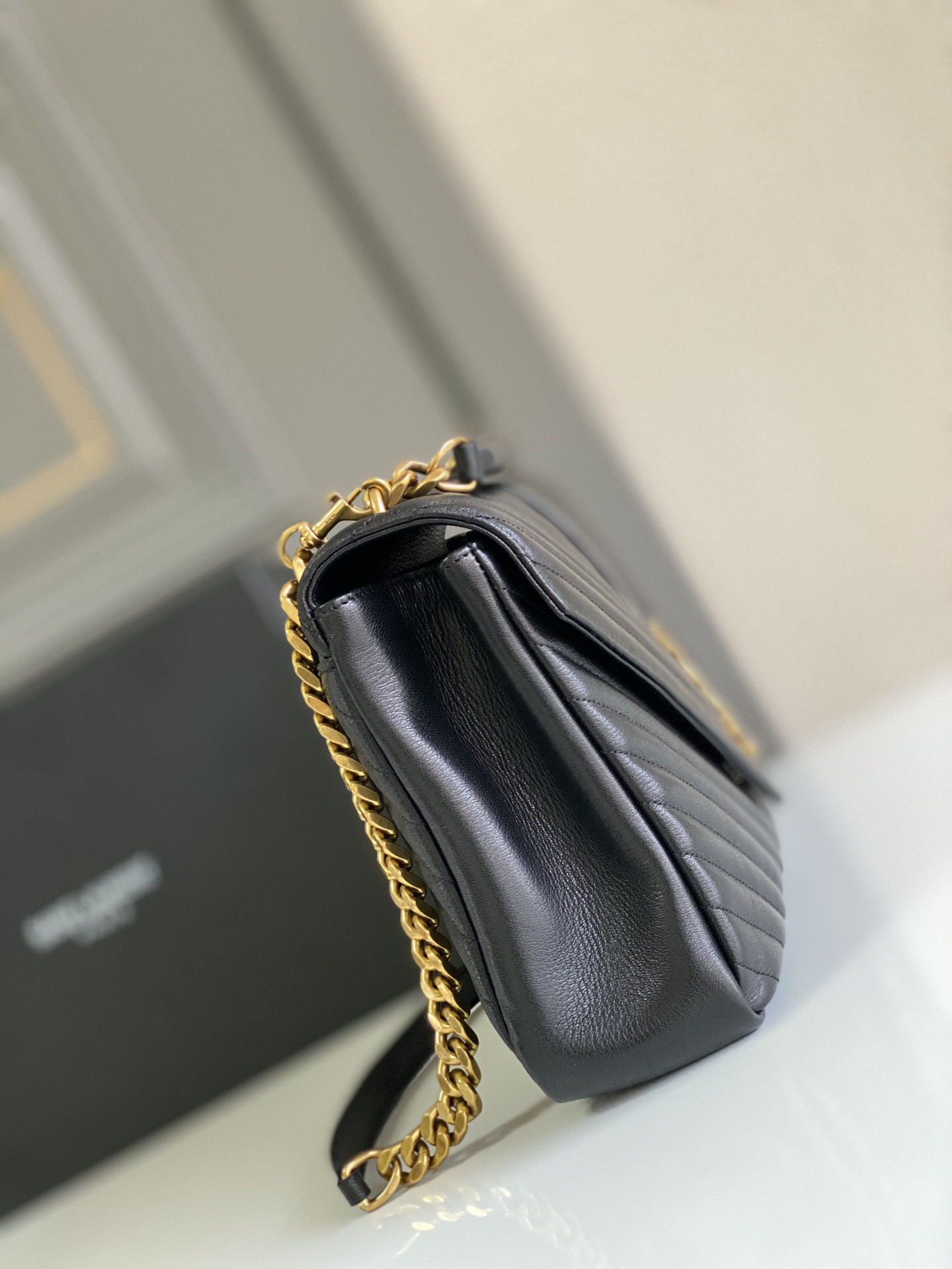 Y*L COLLEGE LARGE IN QUILTED LEATHER BLACK GOLD 32X21X8 CM
