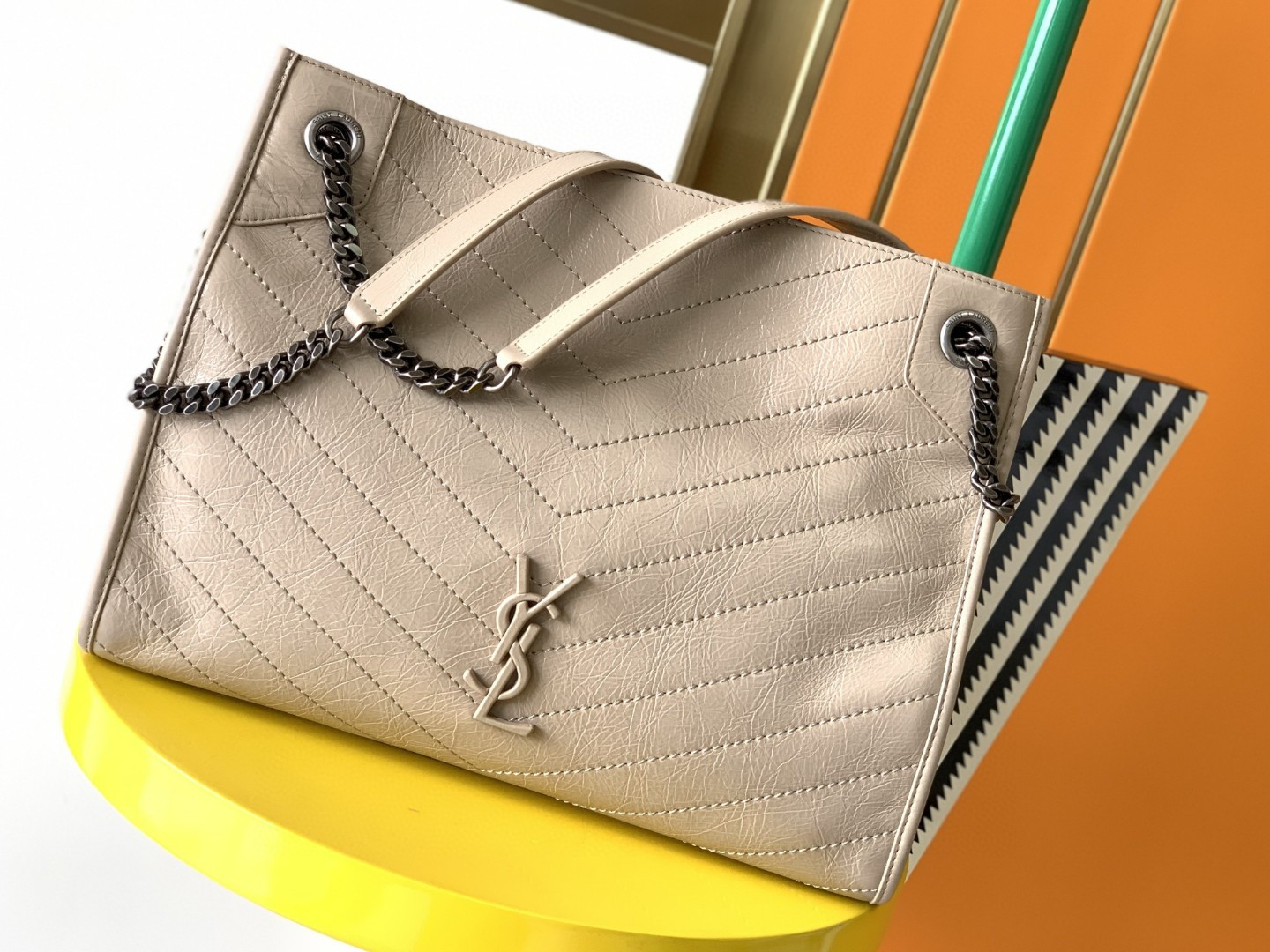 Y*L NIKI SHOPPING IN VINTAGE LEATHER BEIGE 12.9 X 10.6 X 4.5 INCHES