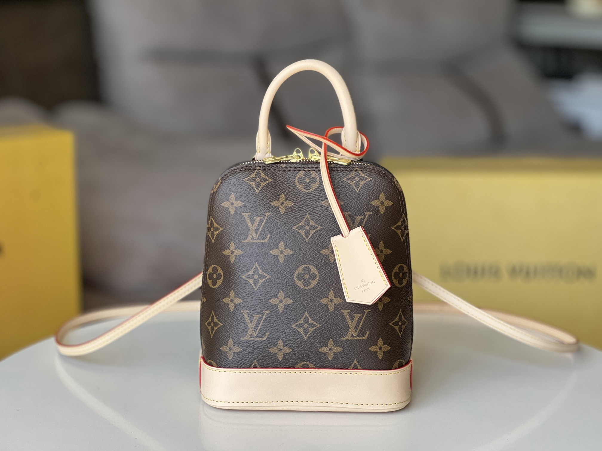 L0*is V*t0n M47132 Alma Backpack 15 x 20 x 10 cm