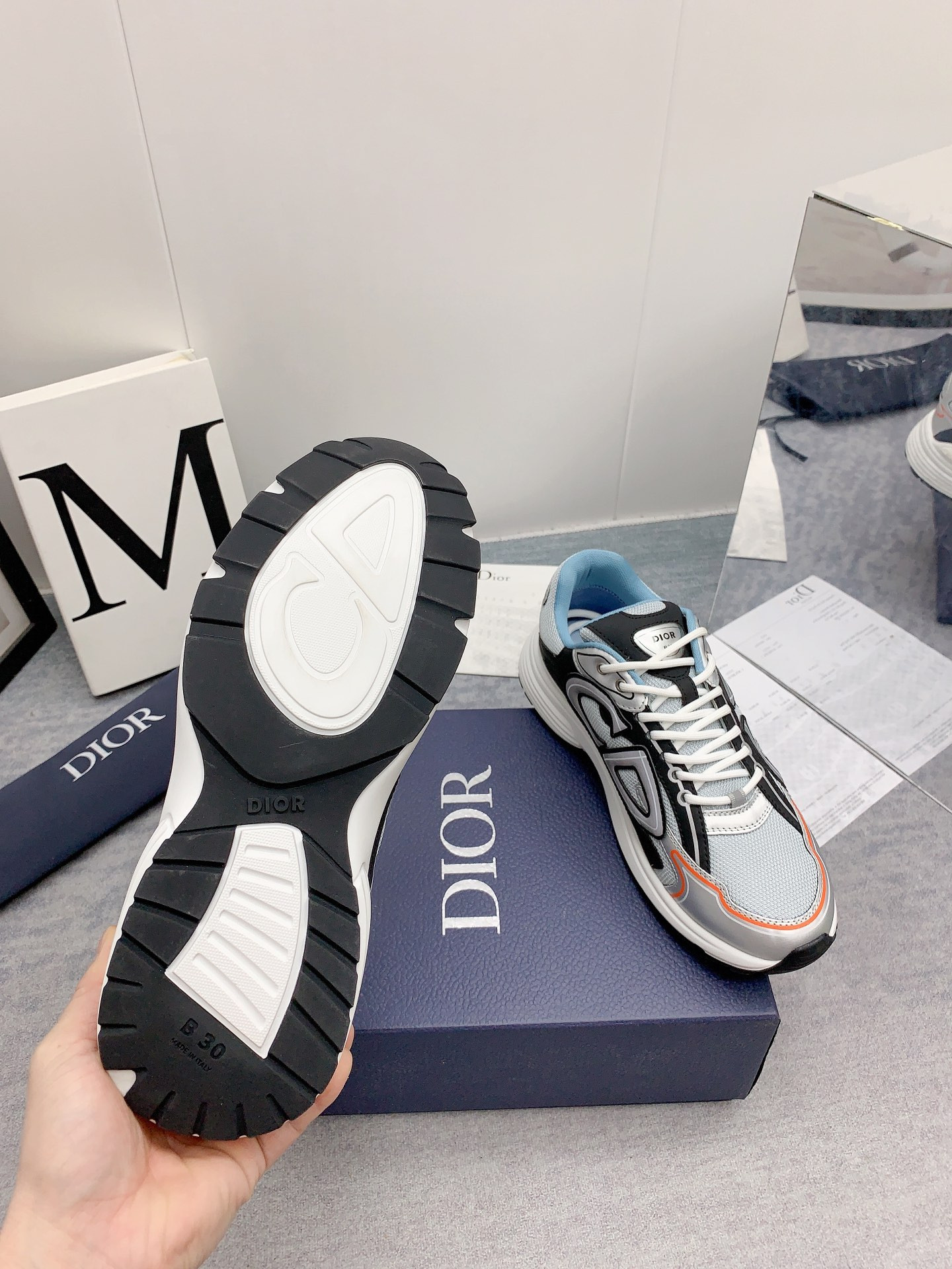 UA D*0r B30 Silver Dark Grey
