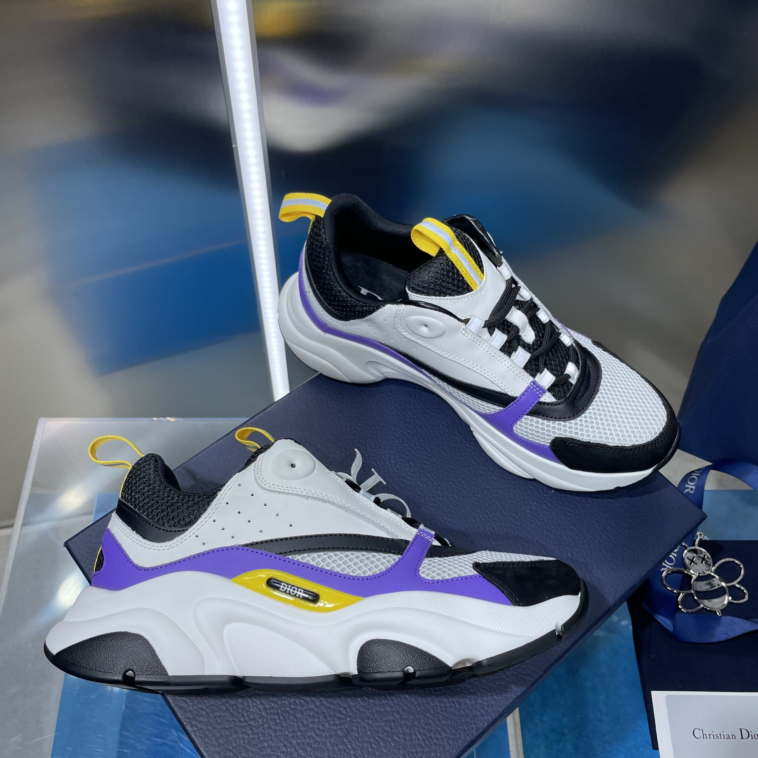 UA D*0r B22 white Sneaker