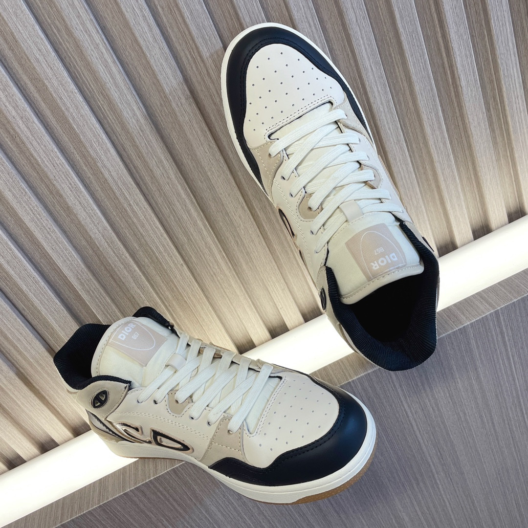 UA D*0r B57 Mid-Top Sneaker