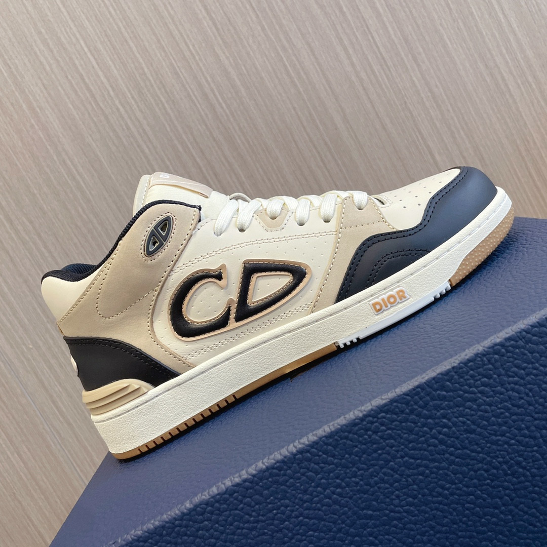 UA D*0r B57 Mid-Top Sneaker