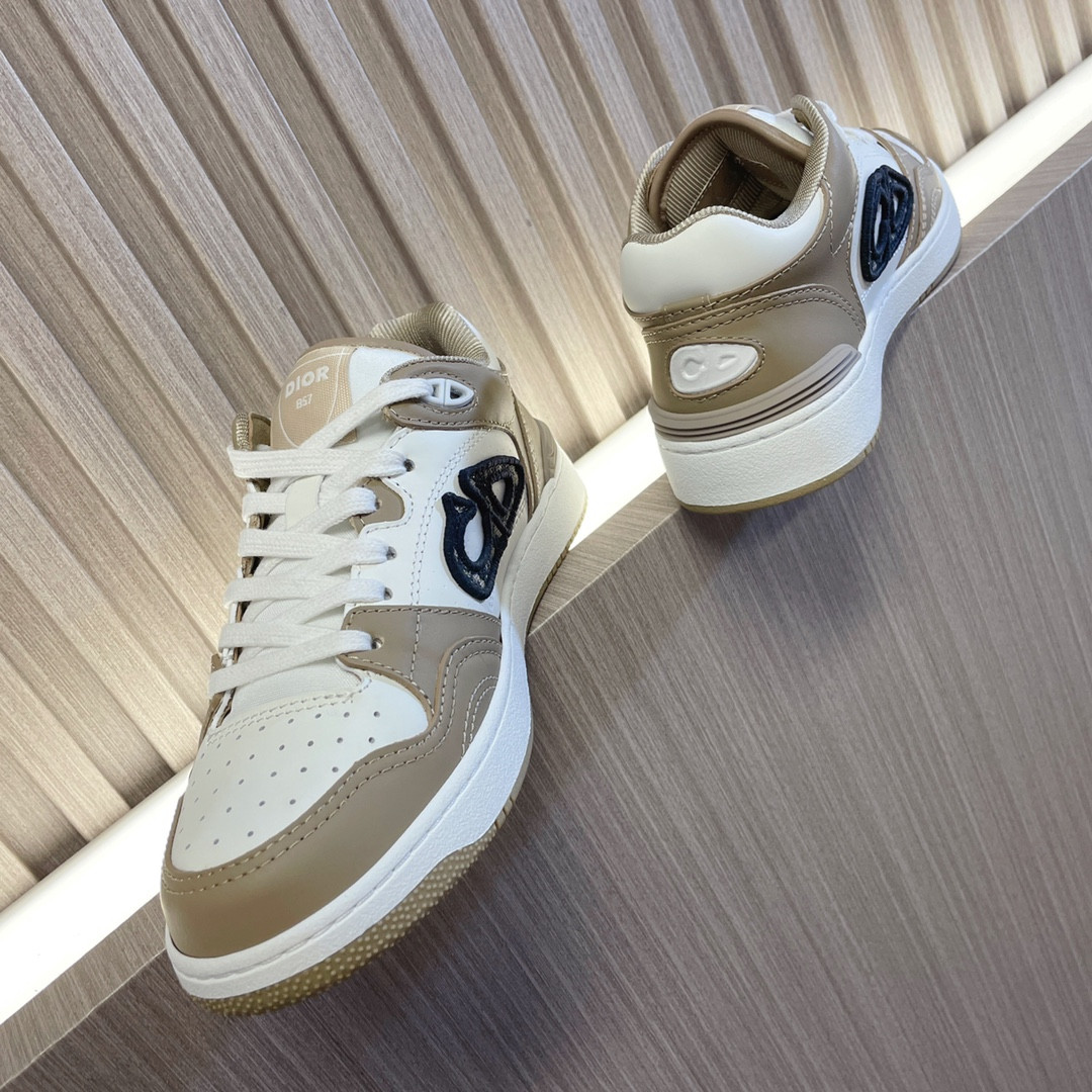 UA D*0r B57 Low-Top Sneaker Beige and White