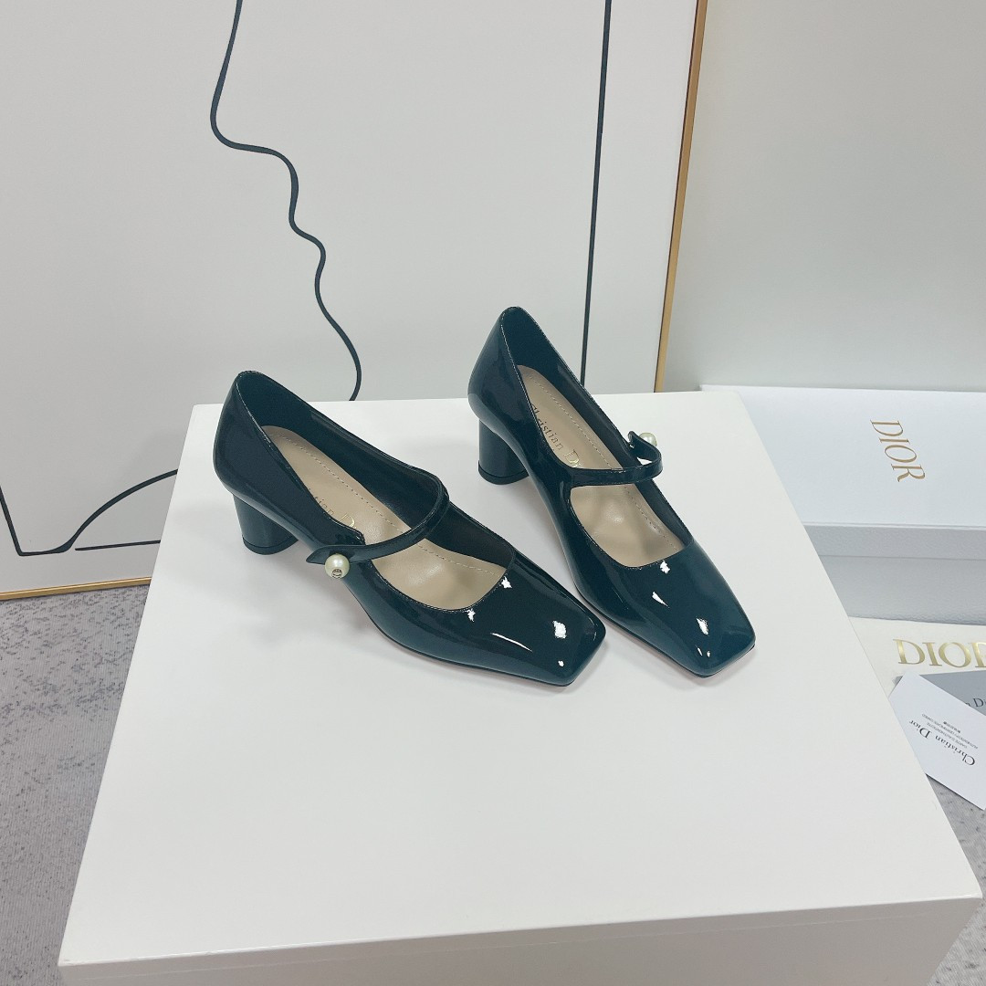 UA Jolie D*0r Pump