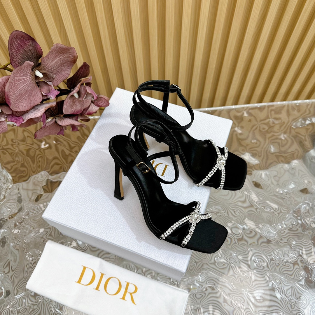 UA D*0r Slingback Pump