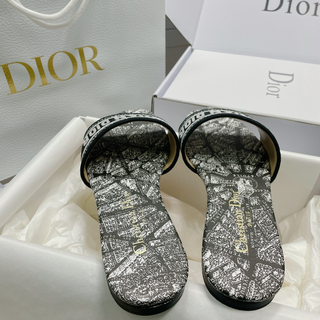 UA D*0r Dway Slide