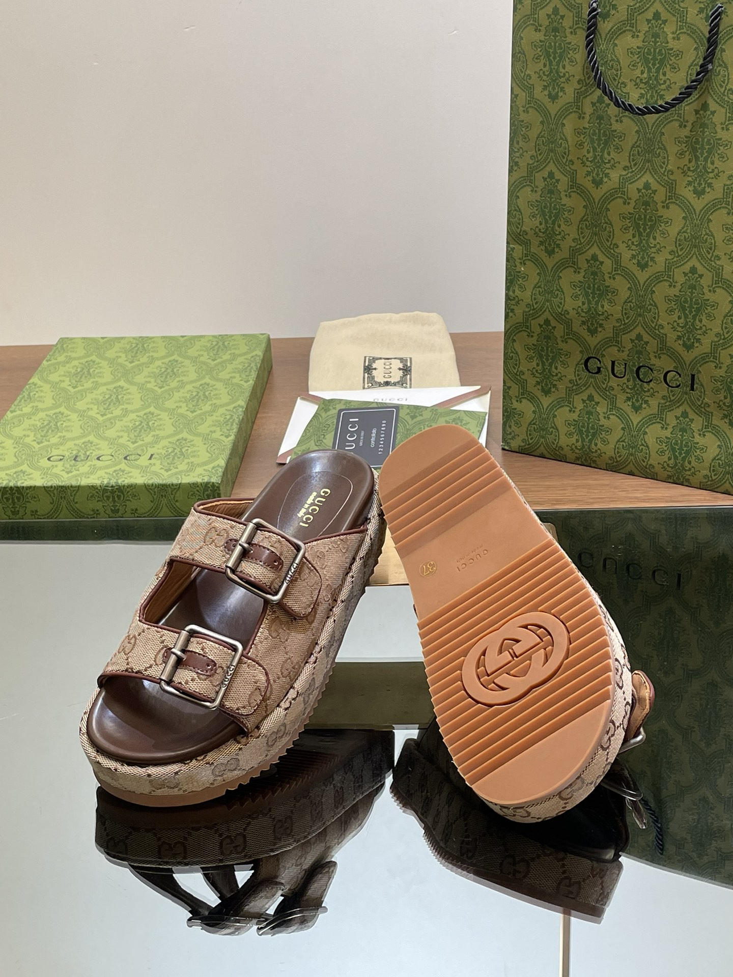 UA G*u*i SANDAL WITH DOUBLE G
