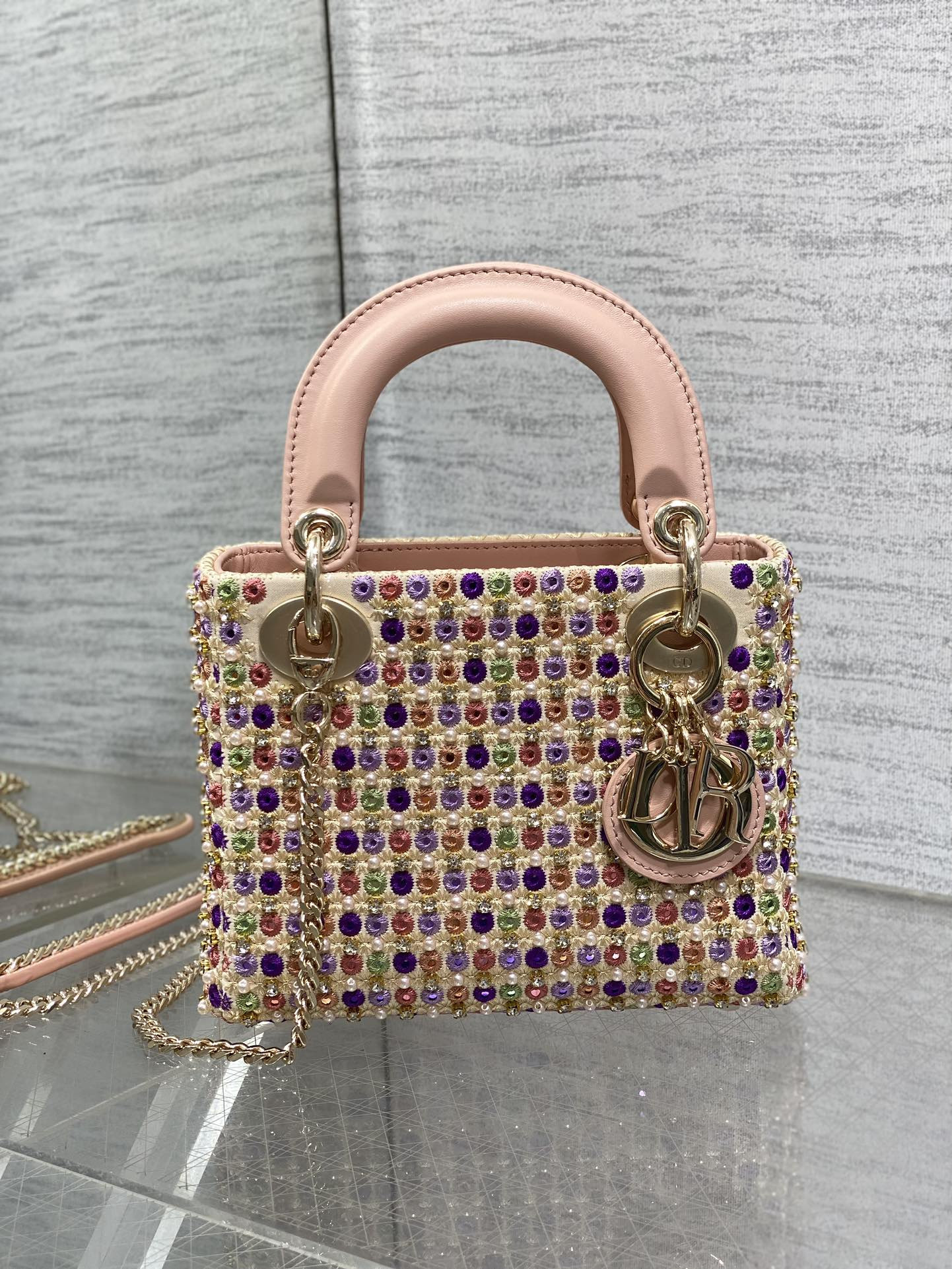 D*0r Artistic Limited Edition Three-Gusset Lady D*0r Bag with Heavy Bead Embroidery 17CM