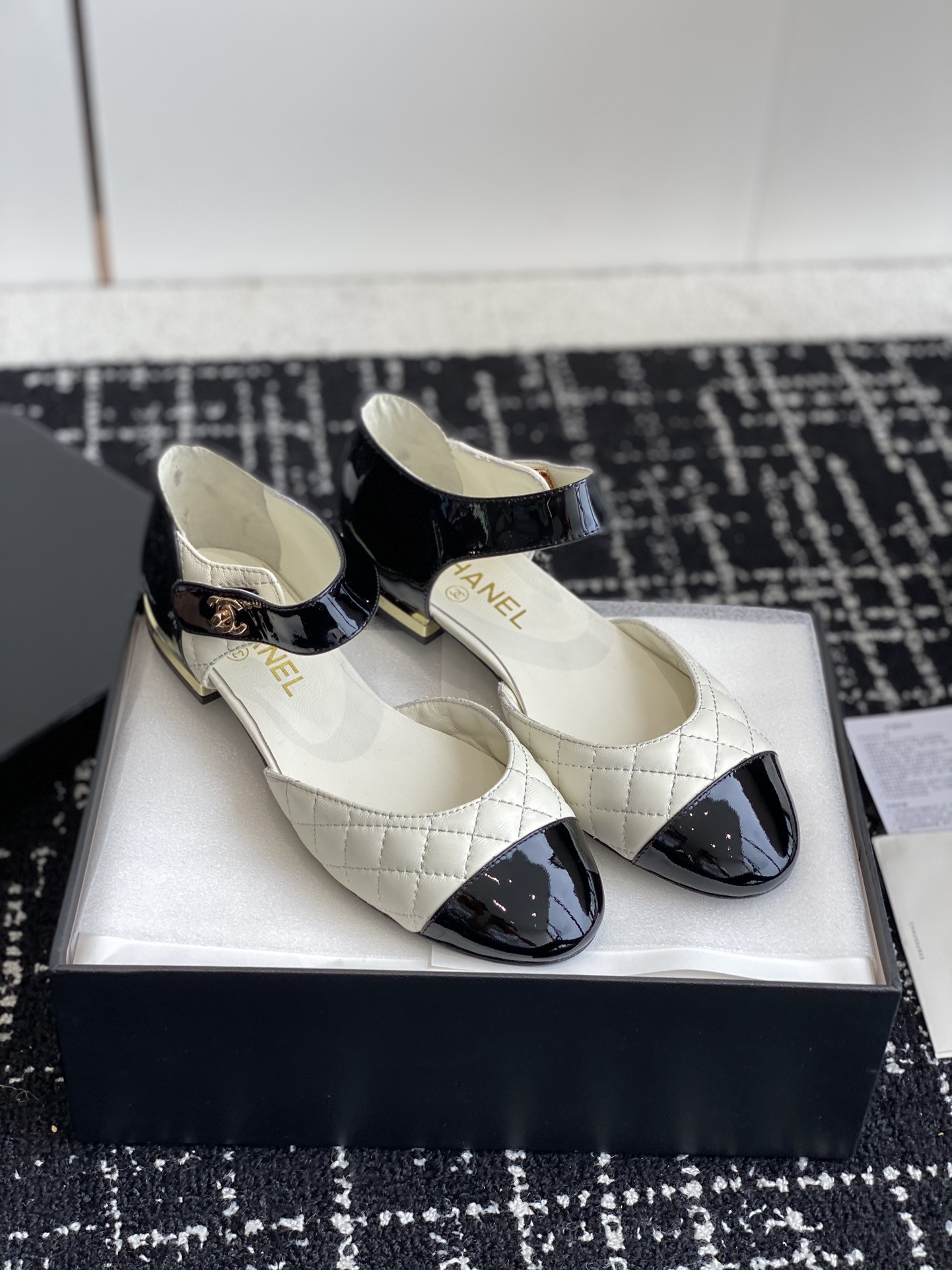 UA Ch*el MARY JANES