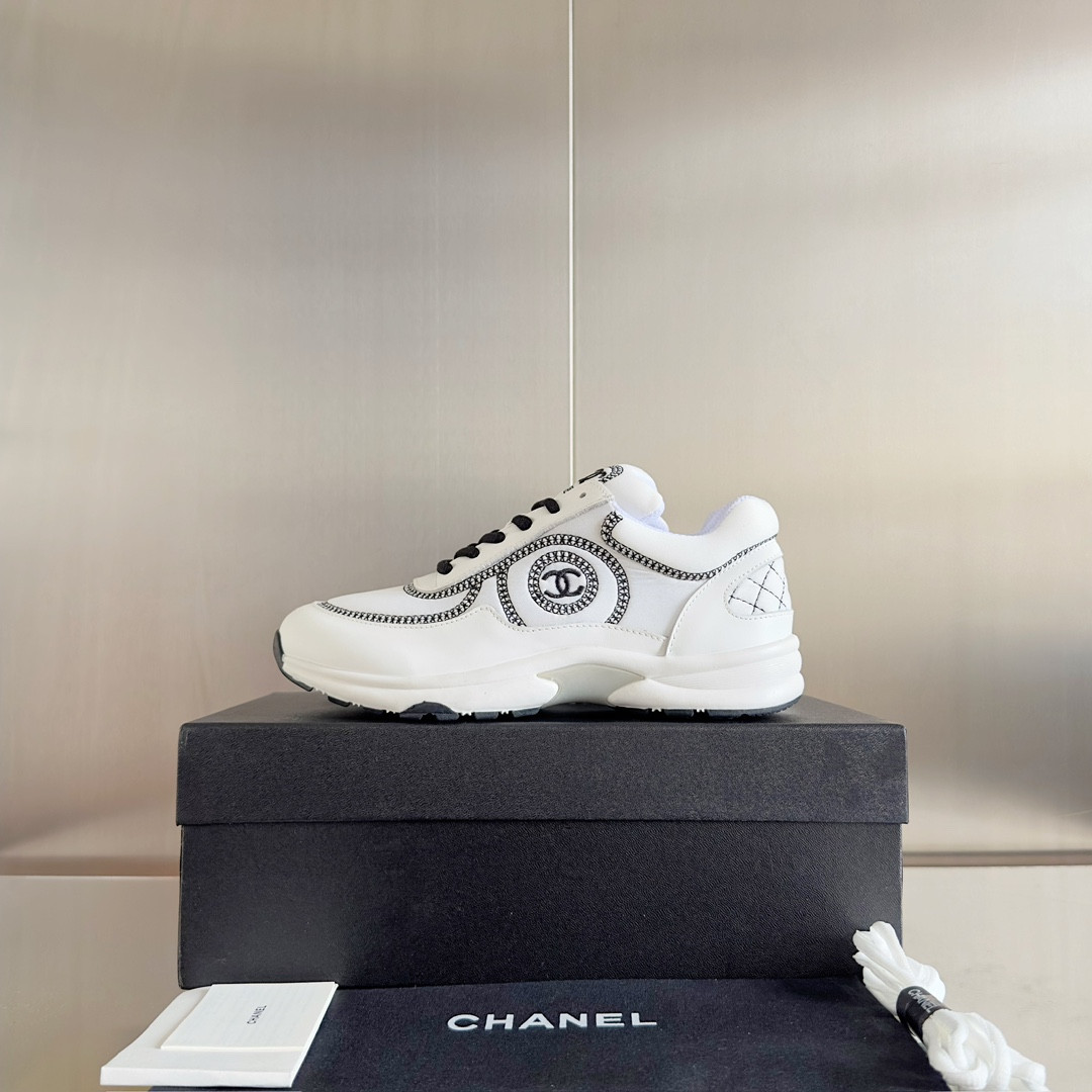 UA Ch*el SNEAKER
