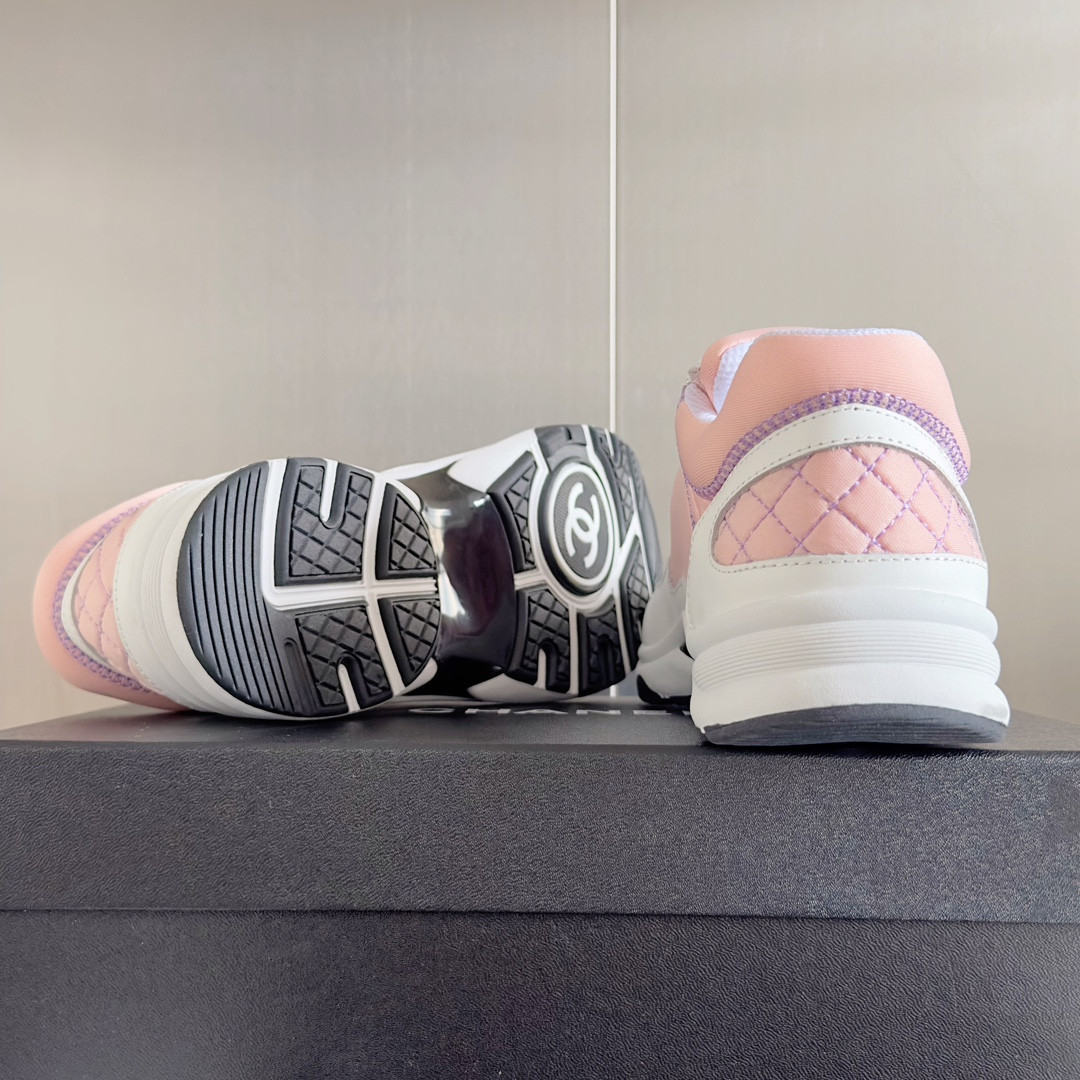 UA Ch*el SNEAKER