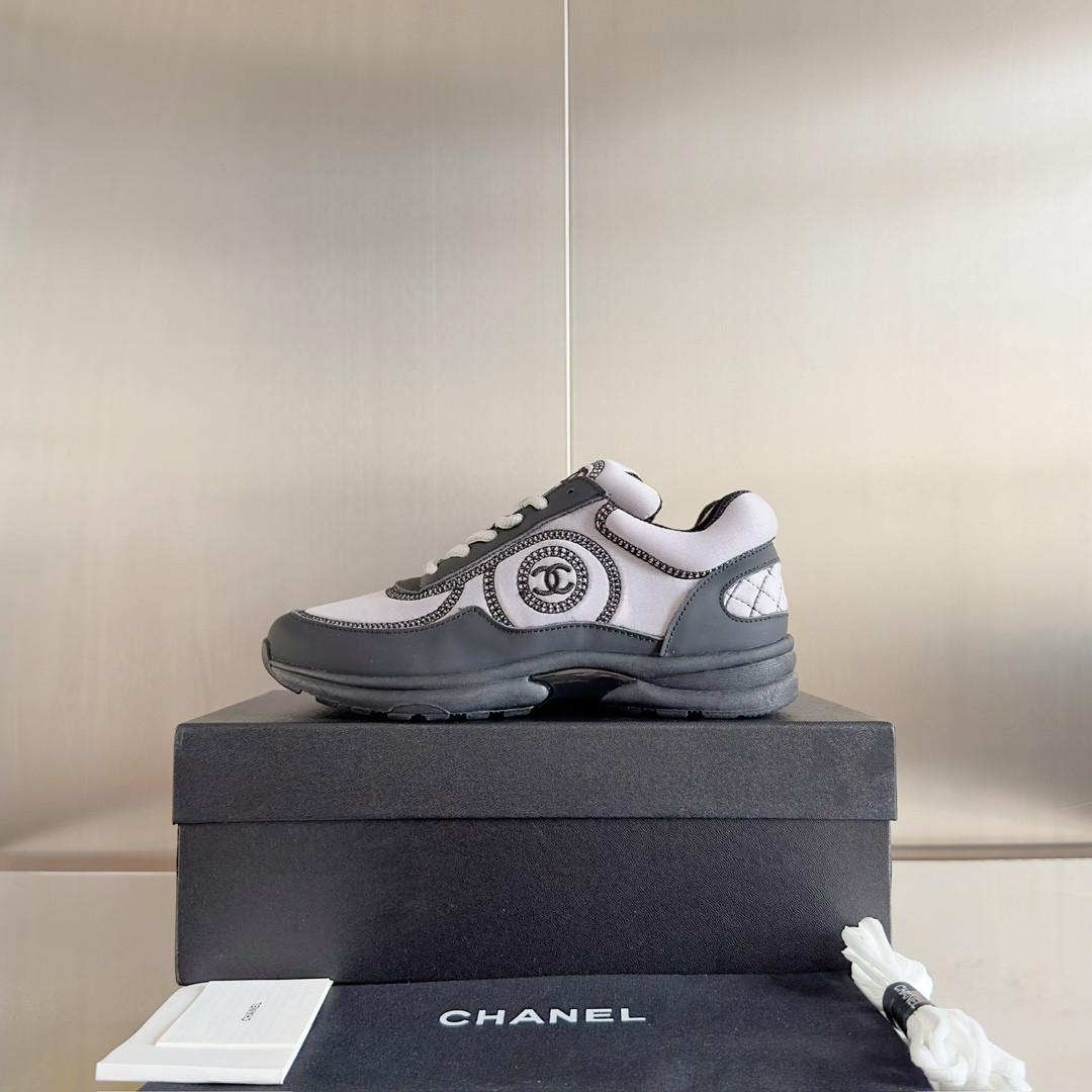 UA Ch*el SNEAKER