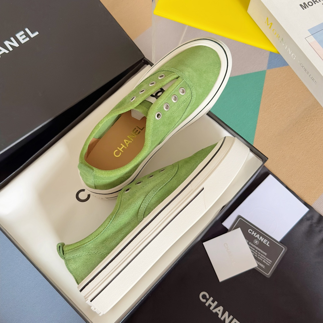 UA Ch*el SNEAKER