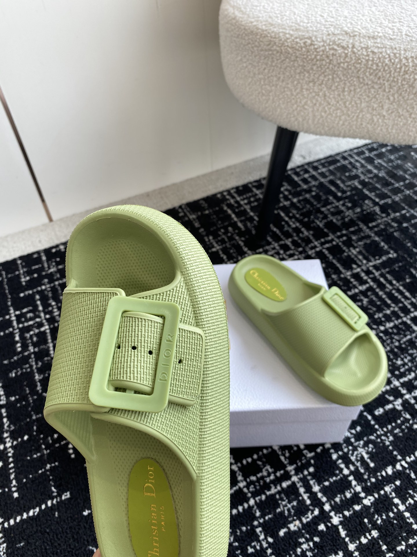 UA D*0r Slide