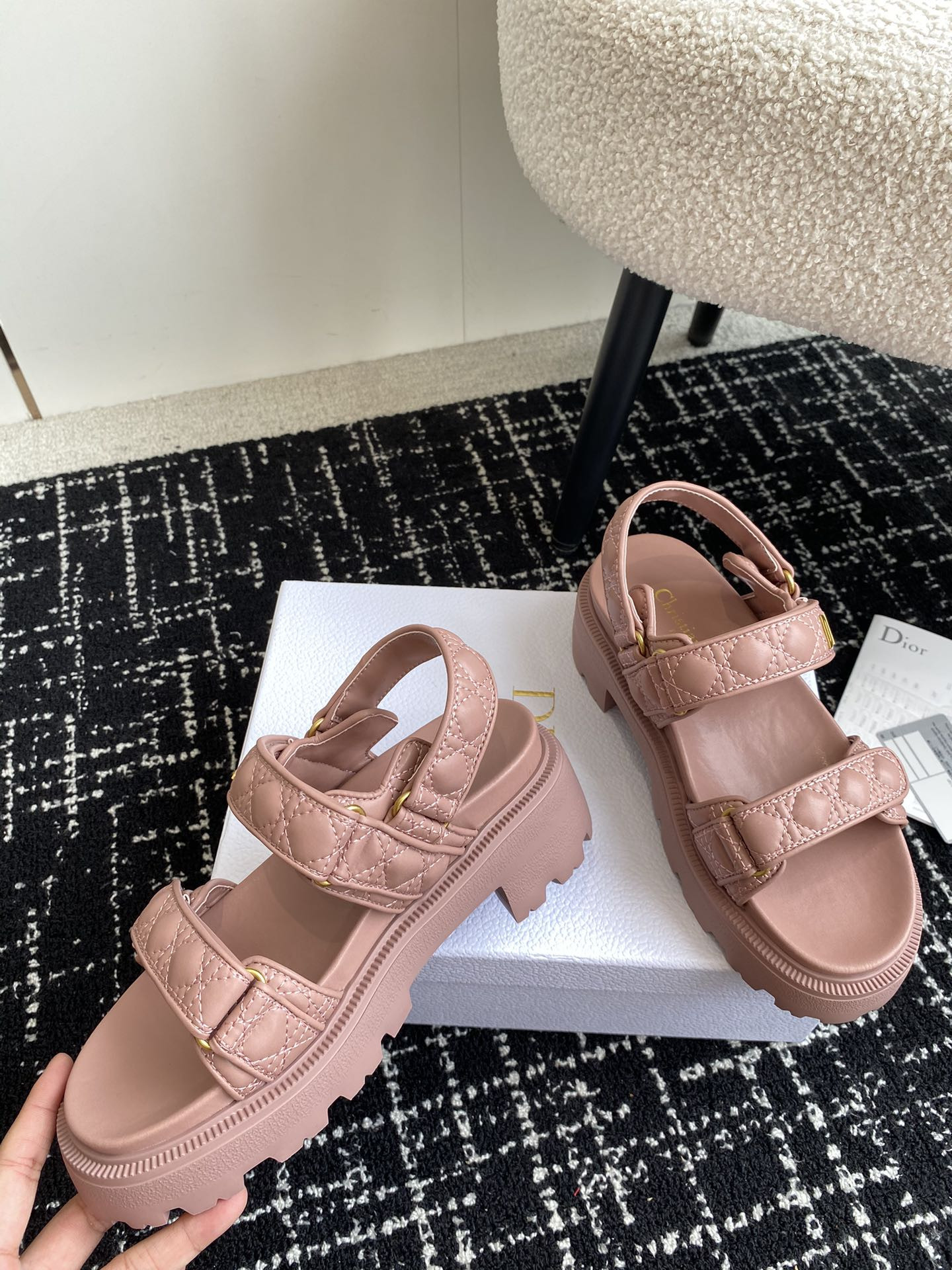 ua D*oract platform sandal