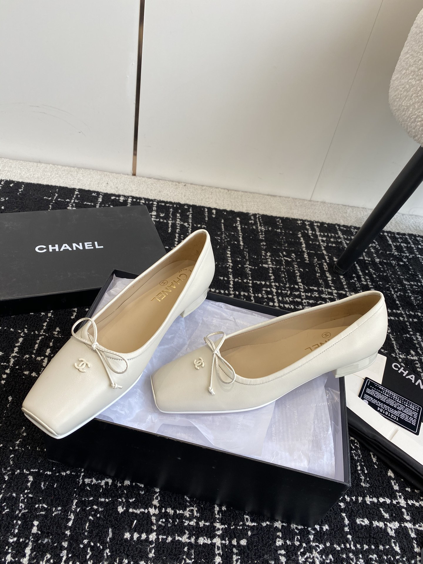 UA Ch*el VINTAGE BALLET FLATS