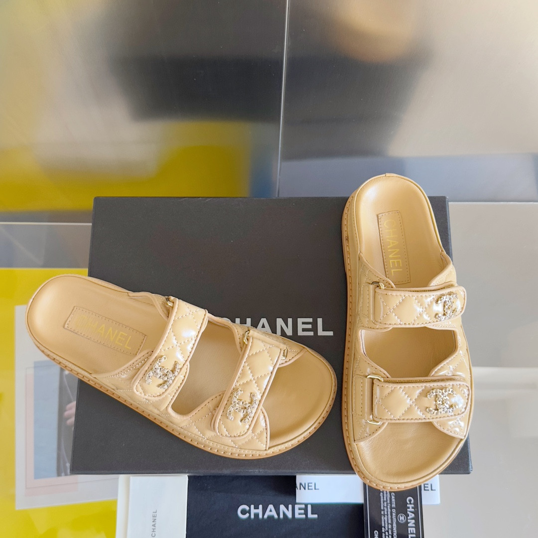 UA Ch*el SLIDES