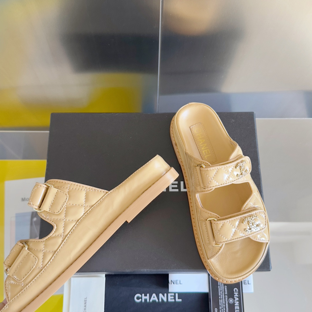 UA Ch*el SLIDES
