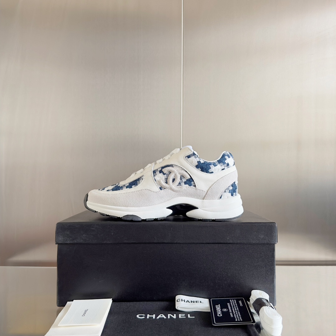 UA Ch*el SNEAKER